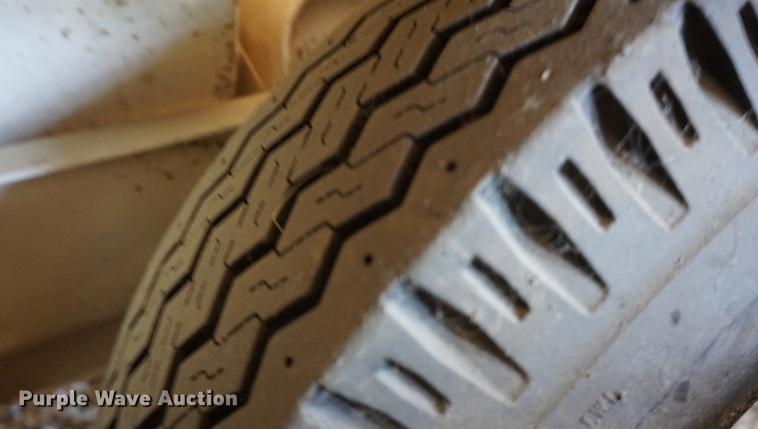 image for item DE3276 Finn B250 straw blower