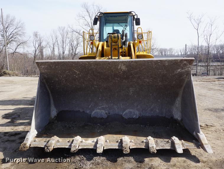 image for item DE3278 2003 John Deere 824J wheel loader