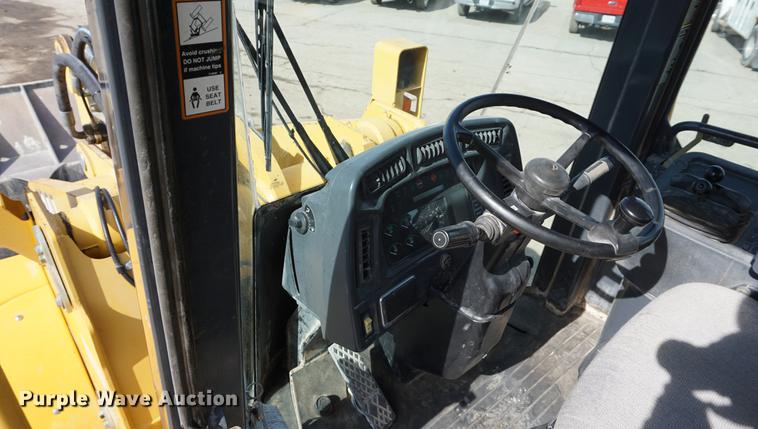 image for item DE3278 2003 John Deere 824J wheel loader