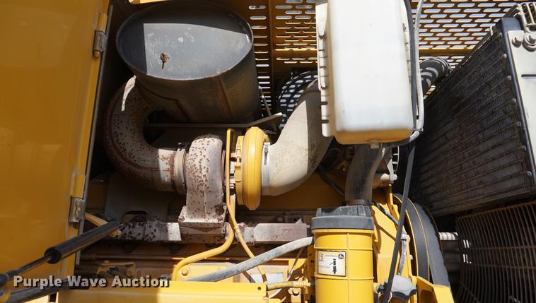 image for item DE3278 2003 John Deere 824J wheel loader