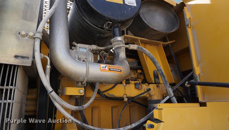 image for item DE3278 2003 John Deere 824J wheel loader