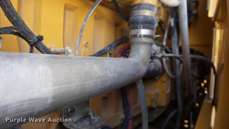 image for item DE3278 2003 John Deere 824J wheel loader