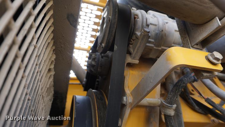 image for item DE3278 2003 John Deere 824J wheel loader