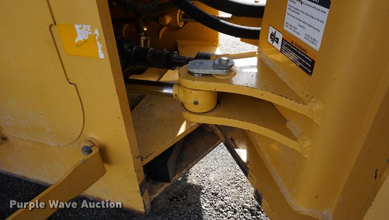 image for item DE3278 2003 John Deere 824J wheel loader