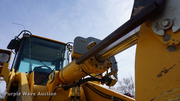 image for item DE3278 2003 John Deere 824J wheel loader