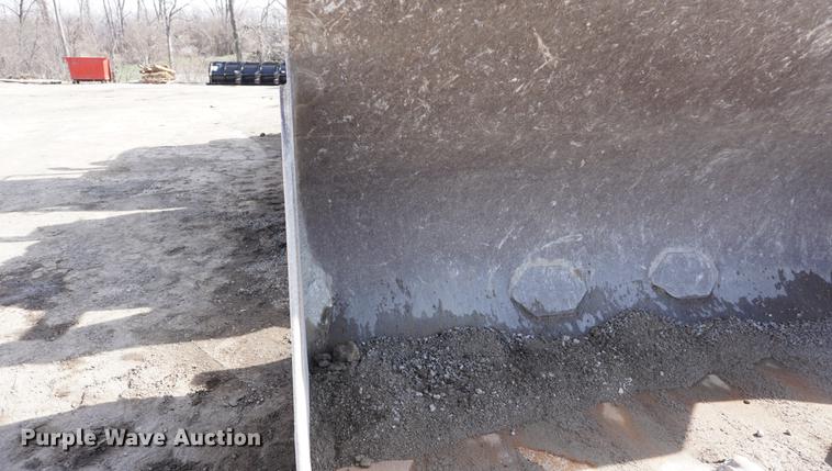 image for item DE3278 2003 John Deere 824J wheel loader