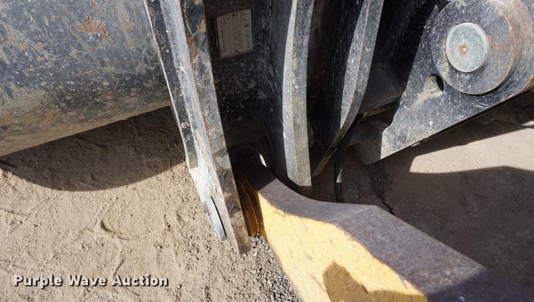 image for item DE3278 2003 John Deere 824J wheel loader