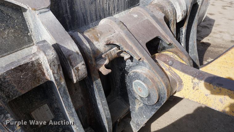 image for item DE3278 2003 John Deere 824J wheel loader