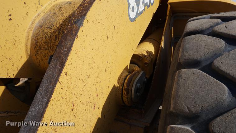 image for item DE3278 2003 John Deere 824J wheel loader
