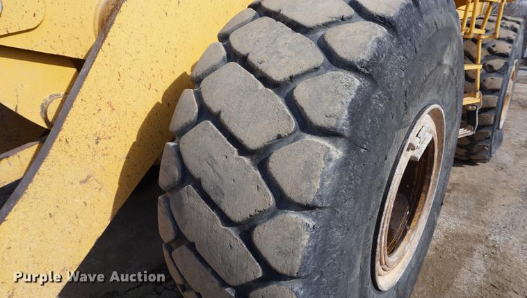 image for item DE3278 2003 John Deere 824J wheel loader