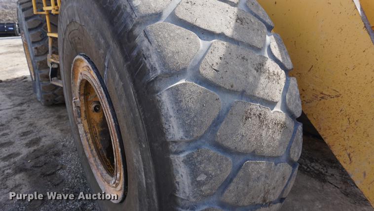 image for item DE3278 2003 John Deere 824J wheel loader