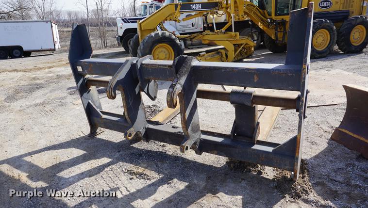 image for item DE3278 2003 John Deere 824J wheel loader