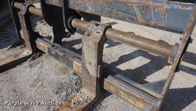 image for item DE3278 2003 John Deere 824J wheel loader