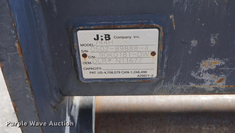 image for item DE3278 2003 John Deere 824J wheel loader