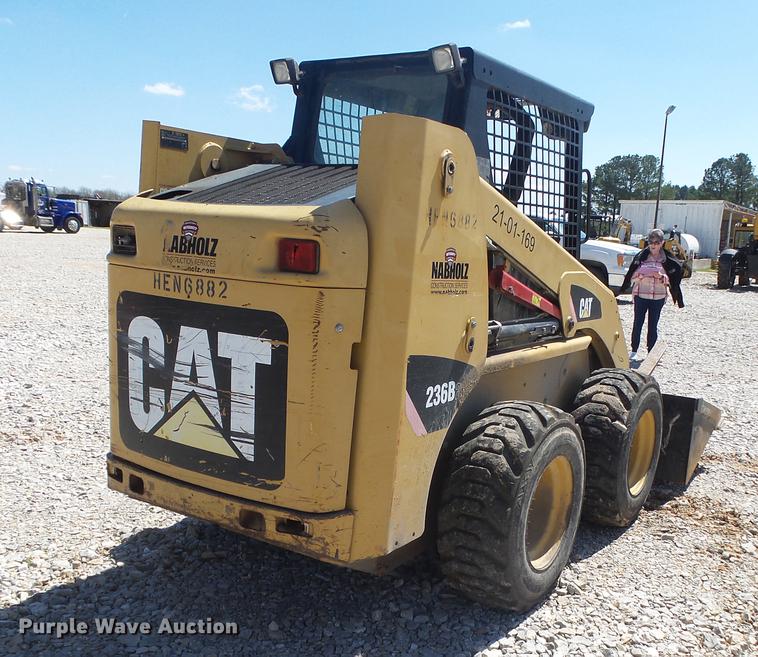image for item DE3598 2007 Caterpillar 236B2 skid steer