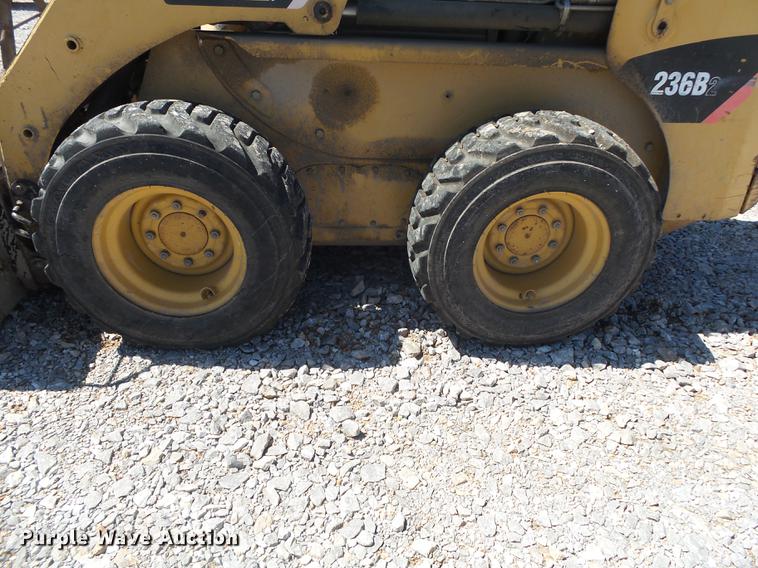 image for item DE3598 2007 Caterpillar 236B2 skid steer