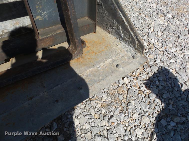 image for item DE3598 2007 Caterpillar 236B2 skid steer