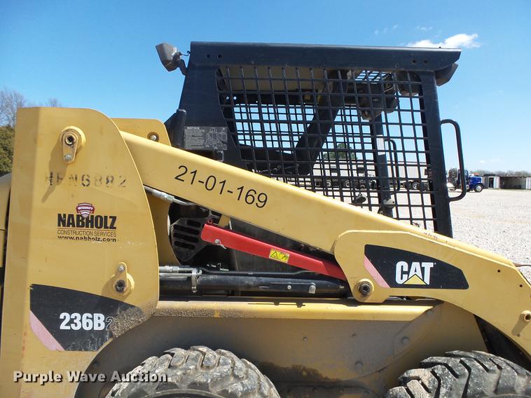 image for item DE3598 2007 Caterpillar 236B2 skid steer