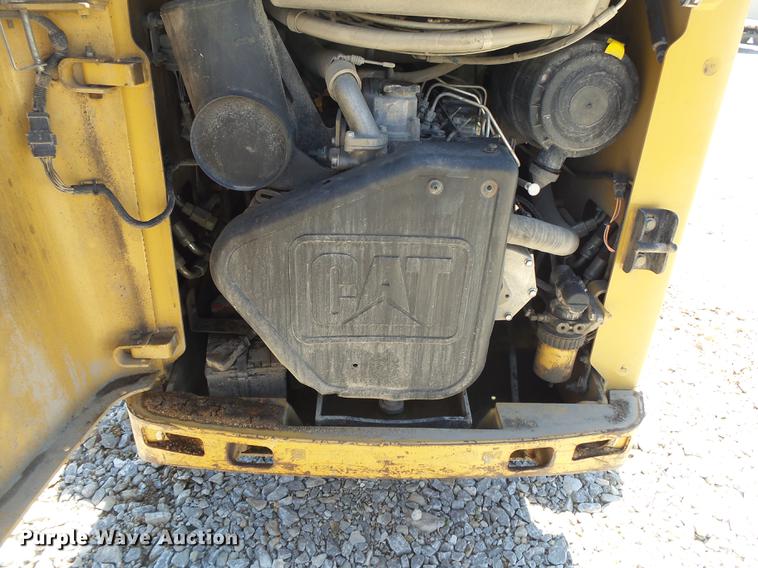 image for item DE3598 2007 Caterpillar 236B2 skid steer