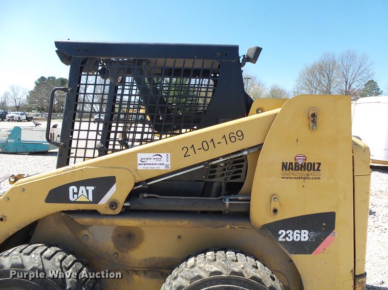 image for item DE3598 2007 Caterpillar 236B2 skid steer