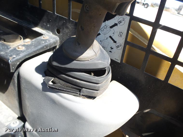 image for item DE3598 2007 Caterpillar 236B2 skid steer