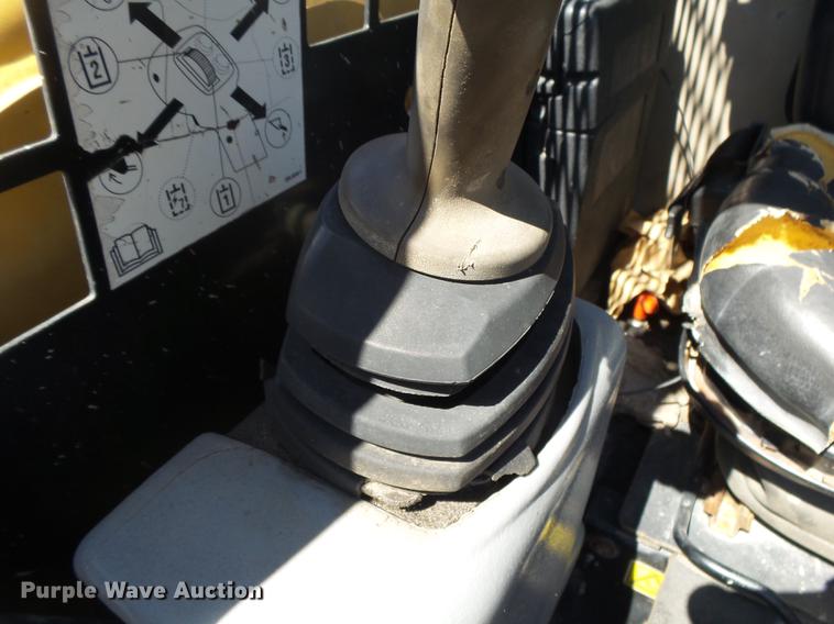 image for item DE3598 2007 Caterpillar 236B2 skid steer