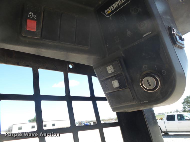 image for item DE3598 2007 Caterpillar 236B2 skid steer