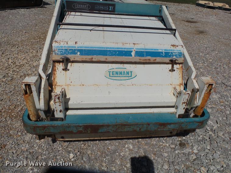 image for item DE3599 Tennant 255 Series 2 sweeper
