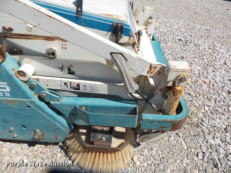 image for item DE3599 Tennant 255 Series 2 sweeper