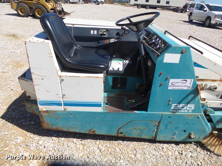 image for item DE3599 Tennant 255 Series 2 sweeper