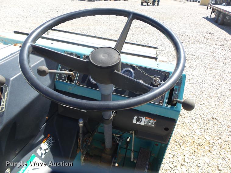 image for item DE3599 Tennant 255 Series 2 sweeper