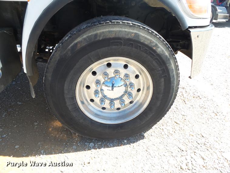 image for item DE3602 2009 Peterbilt 340 truck cab and chassis