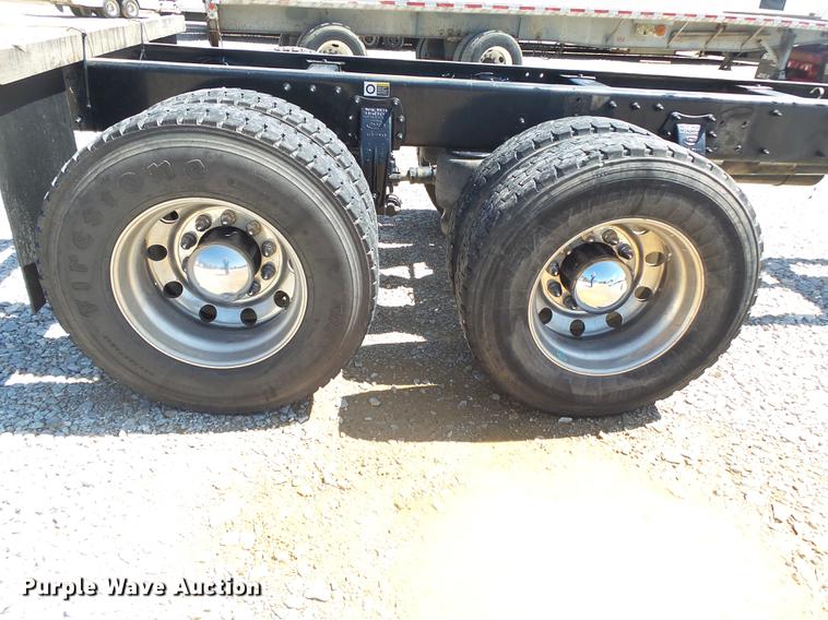 image for item DE3602 2009 Peterbilt 340 truck cab and chassis