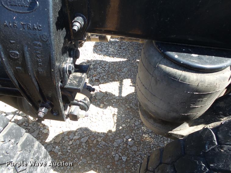 image for item DE3602 2009 Peterbilt 340 truck cab and chassis