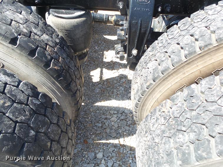 image for item DE3602 2009 Peterbilt 340 truck cab and chassis