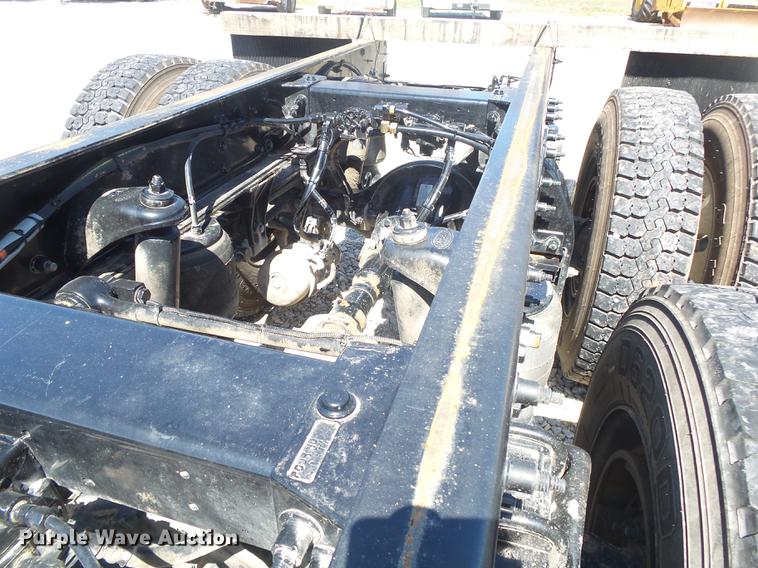 image for item DE3602 2009 Peterbilt 340 truck cab and chassis