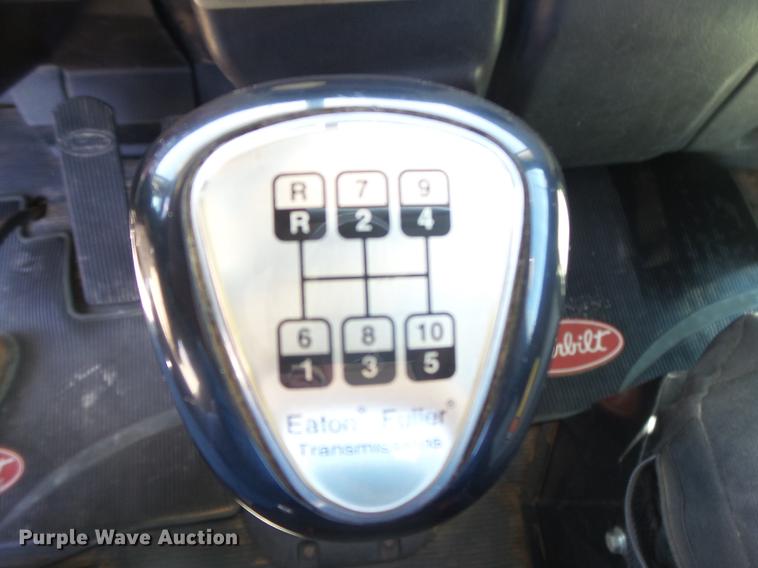 image for item DE3602 2009 Peterbilt 340 truck cab and chassis