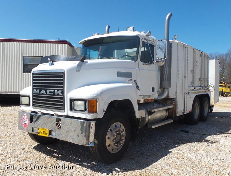 image for item DE3603 1996 Mack CH613 fuel and lube truck