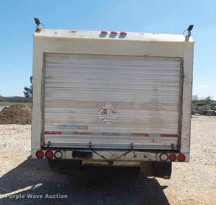 image for item DE3603 1996 Mack CH613 fuel and lube truck