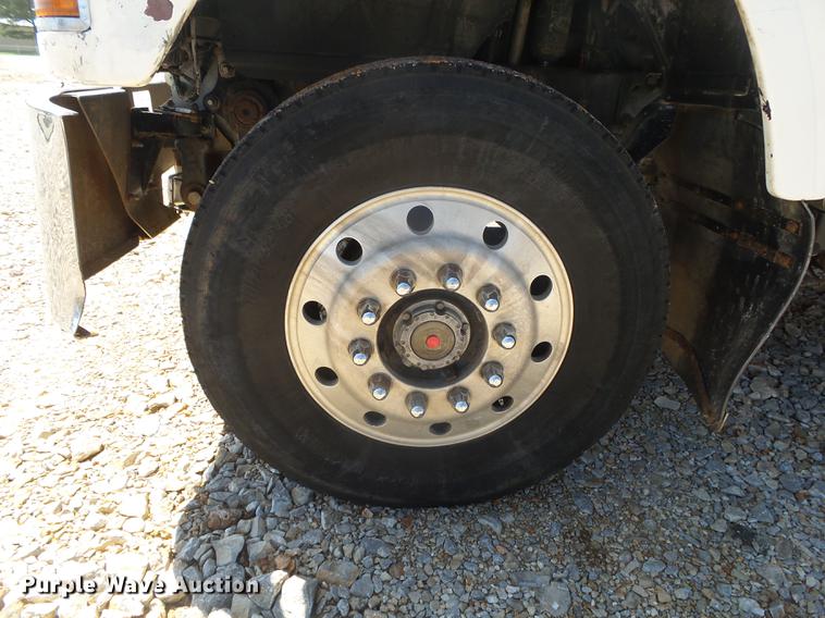 image for item DE3603 1996 Mack CH613 fuel and lube truck