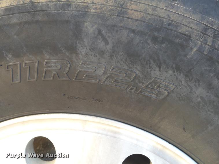 image for item DE3603 1996 Mack CH613 fuel and lube truck