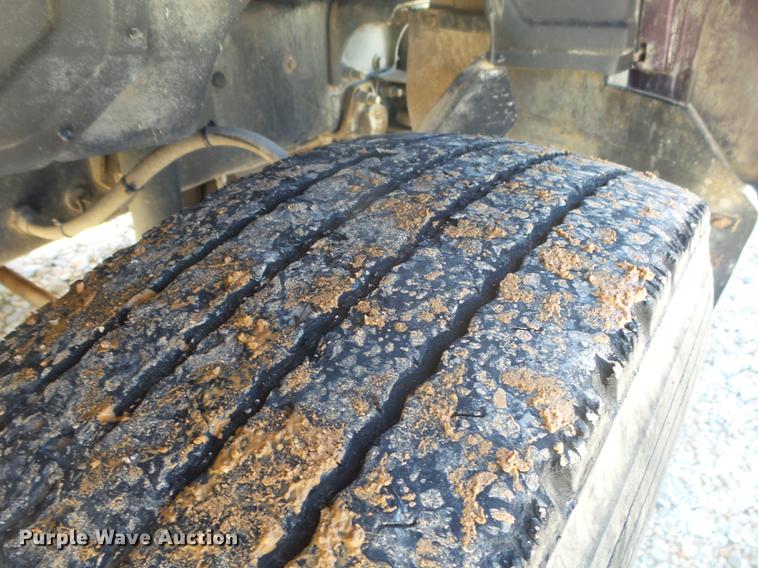 image for item DE3603 1996 Mack CH613 fuel and lube truck