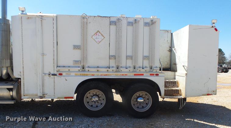 image for item DE3603 1996 Mack CH613 fuel and lube truck