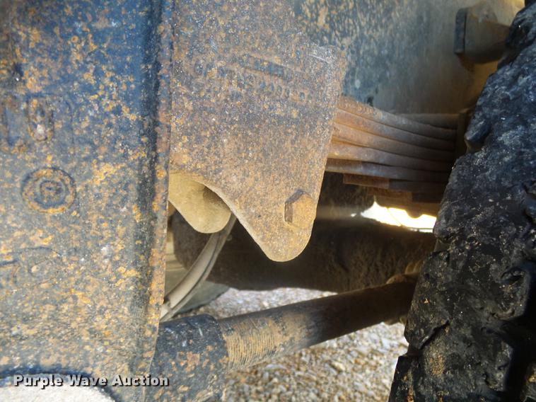 image for item DE3603 1996 Mack CH613 fuel and lube truck