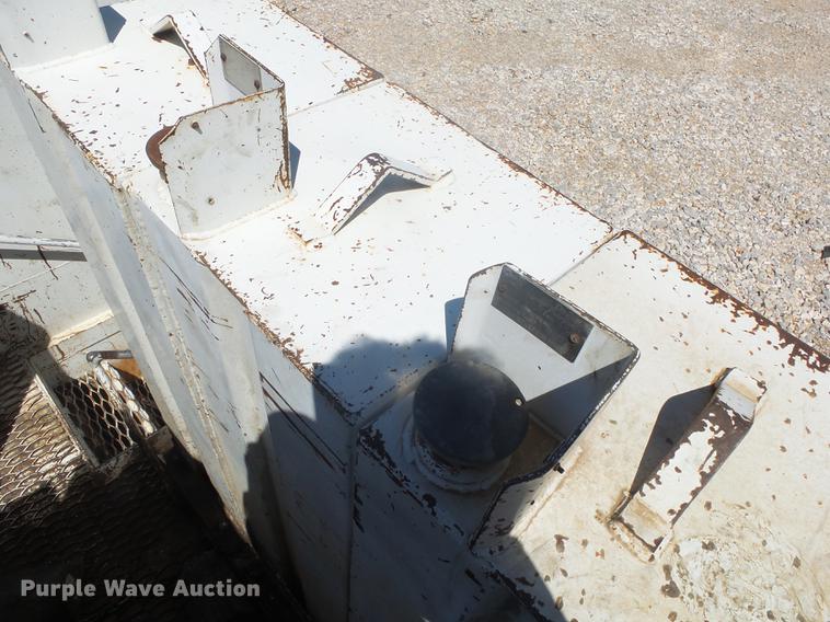 image for item DE3603 1996 Mack CH613 fuel and lube truck