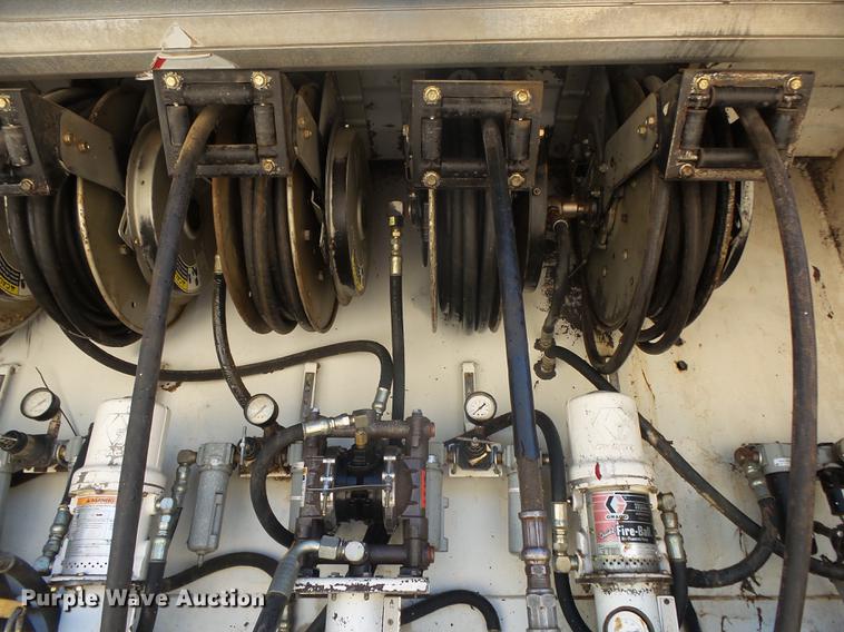 image for item DE3603 1996 Mack CH613 fuel and lube truck