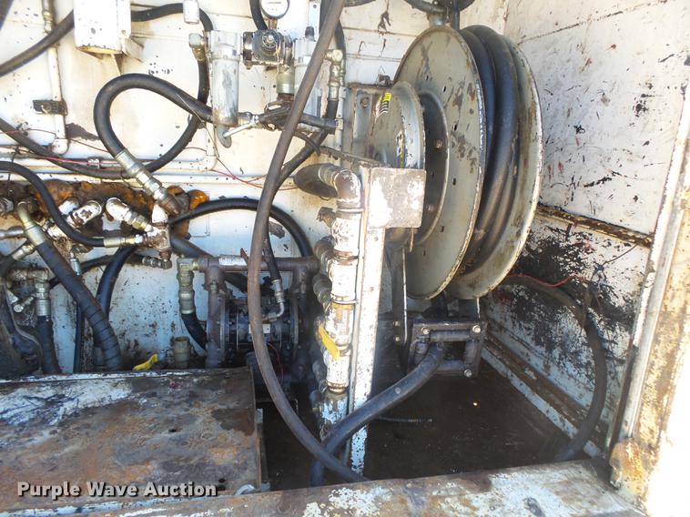 image for item DE3603 1996 Mack CH613 fuel and lube truck