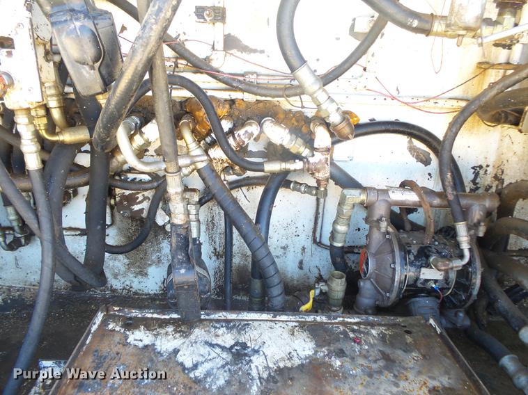 image for item DE3603 1996 Mack CH613 fuel and lube truck