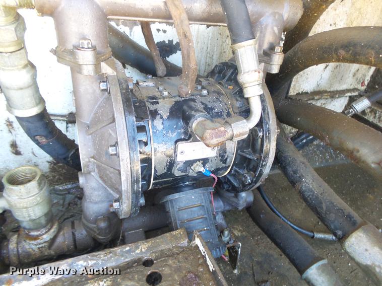 image for item DE3603 1996 Mack CH613 fuel and lube truck