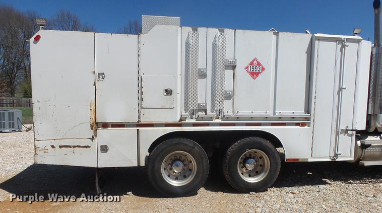 image for item DE3603 1996 Mack CH613 fuel and lube truck